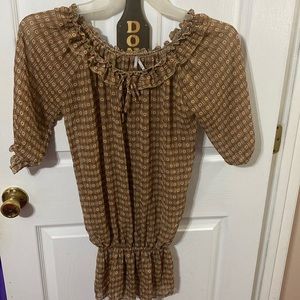 MAX rave ladies short sleeve blouse with ruffle elastic collar; size XS